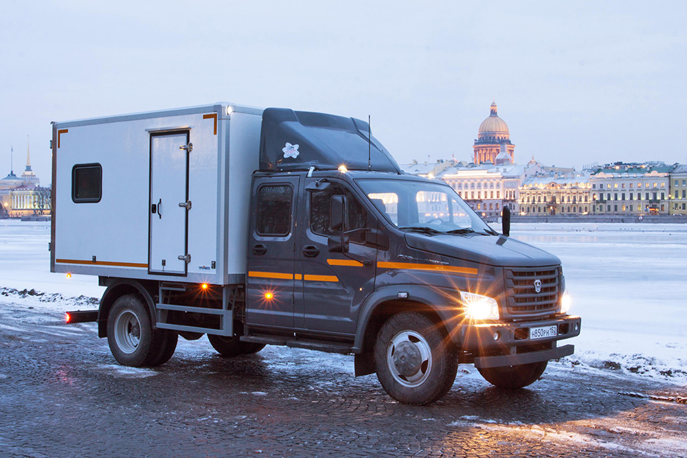 Грузопассажирская модификация «ГАЗон NEXT» - семиместный грузовой автомобиль.